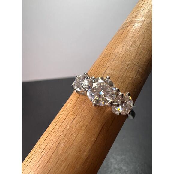 NEW Moissanite trilogy ring in platinum over sterling silver size 9 - Picture 4 of 9